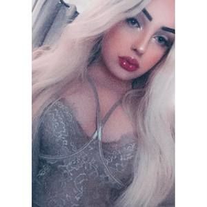 Meet your Posher, Selena